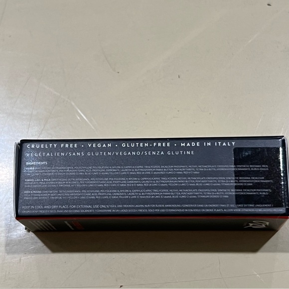 CTZN Code Red Ahmar lipstick - Picture 5 of 9